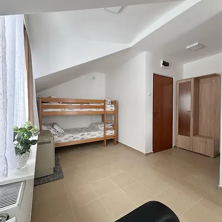 Aurora , 50m Od Gondole Brzeće