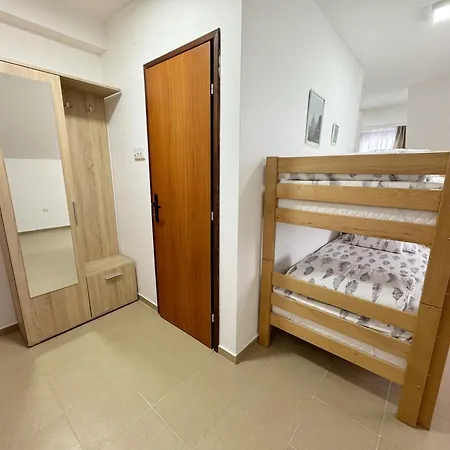 Aurora , 50m Od Gondole * Brzeće