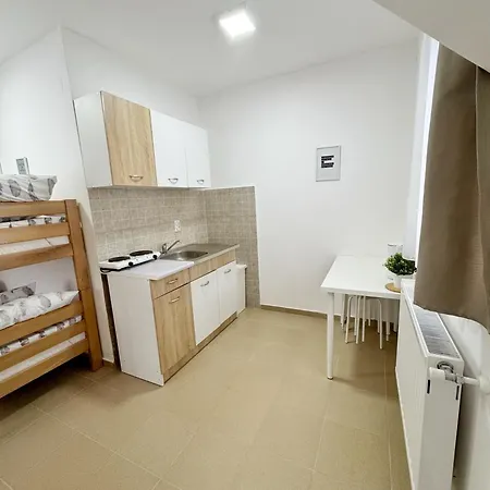 Aurora , 50m Od Gondole * Brzeće