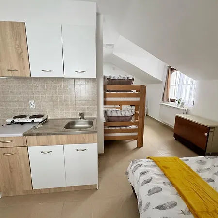 Aurora , 50m Od Gondole Apartman *